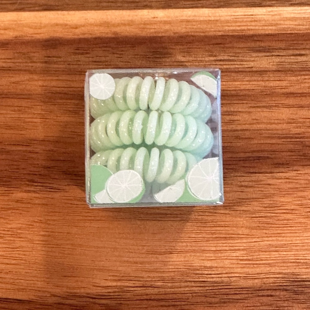 💄 NIB Invisibobble Lime Time 3 Pack - Picture 4 of 6